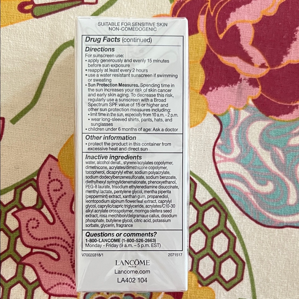 Lancôme UV Expert Aquagel Defense 50+ Sunscreen White - Picture 3 of 4